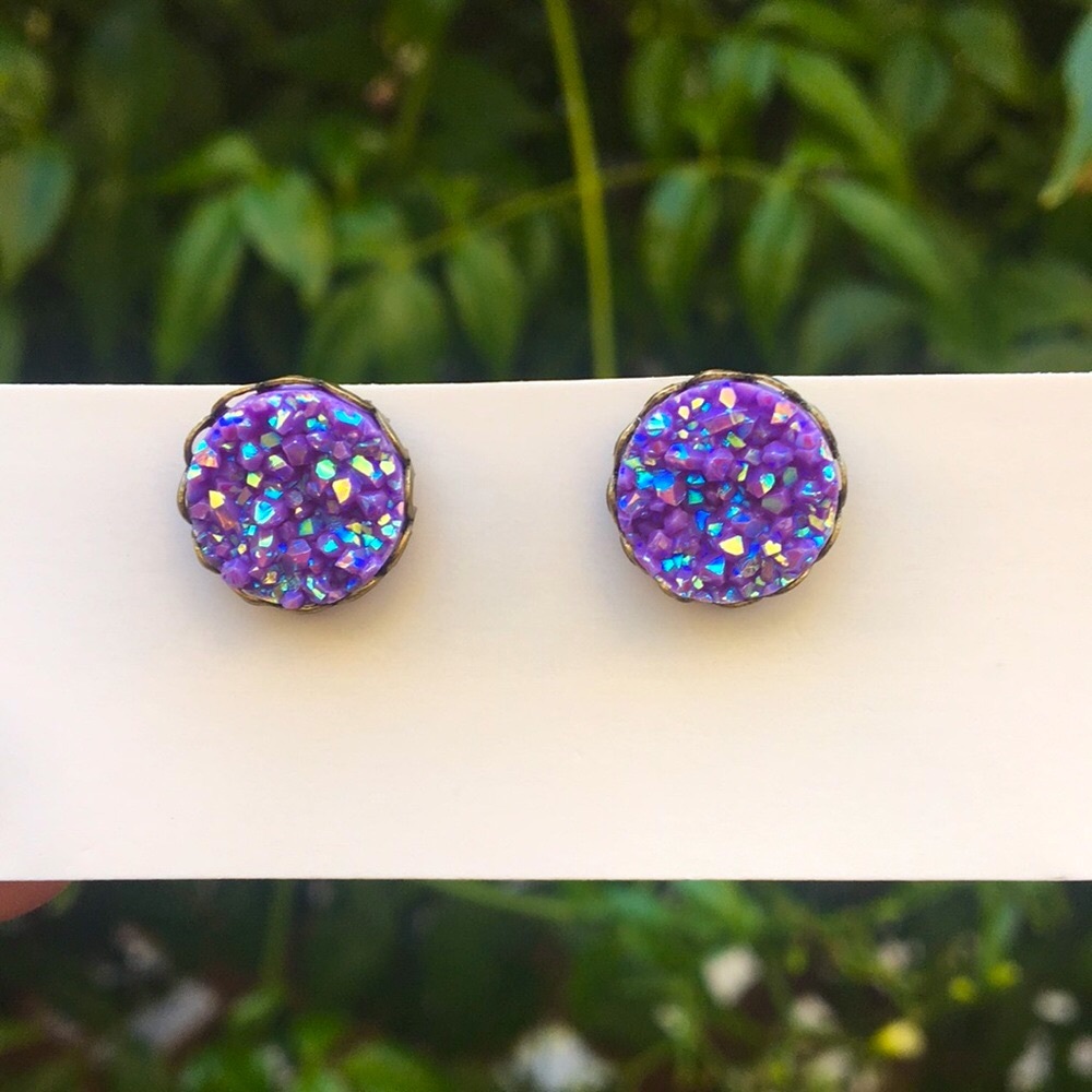 Iridescent Lilac Aurora Borealis Druzy + Antique Brass Filigree Earrings - Picture 1 of 9